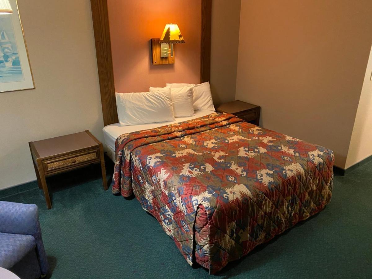 Hotel The Sands 2*